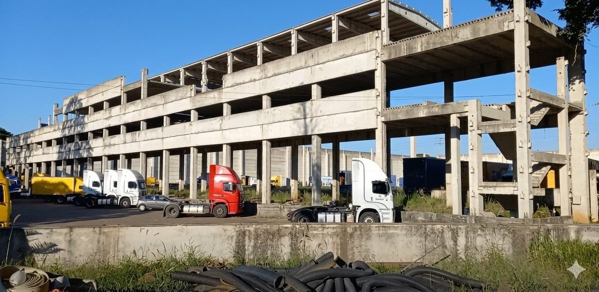 Antes: SAT LOG, São José dos Campos (SP), desmontagem, centro logístico
